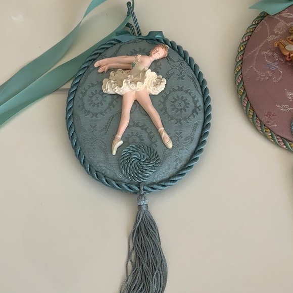 2 wall plaques - Picture 2 of 4